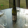 Endnu en vin fra Wine.dk skal anmeldes. På vores påskeferie havde vi taget denne spændende hvidvin med, som skulle serveres til vores fiskemåltid. Man siger jo at hvidvin passer til...